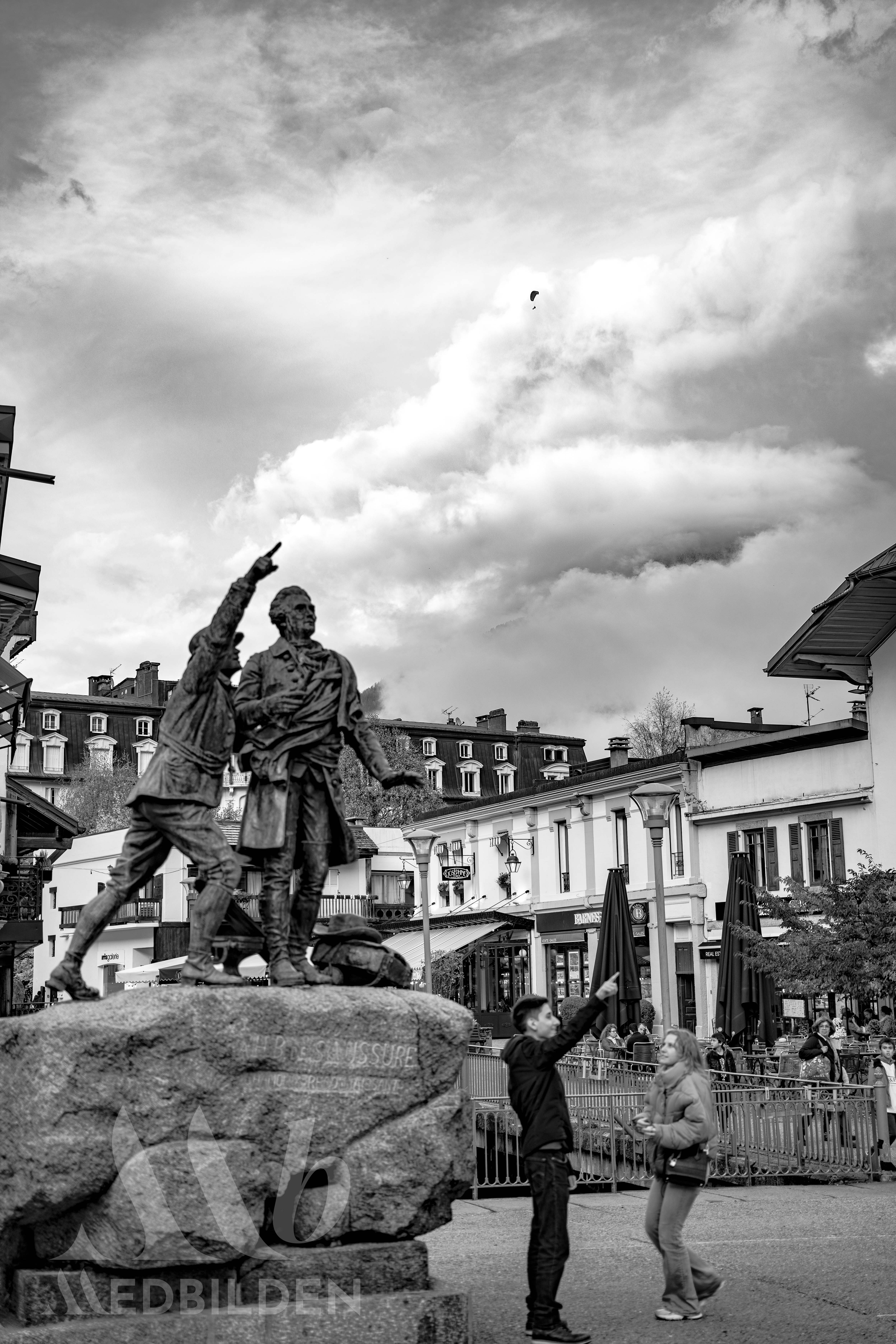 pointing statue in Chamonix France Jacques Balmat and Horace-Bénédict de Saussure, with Balmat pointing towards Mont Blanc